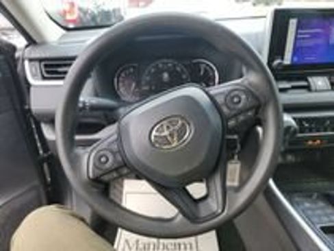 Used 2025 Toyota RAV4 LE AWD/4WD image 14