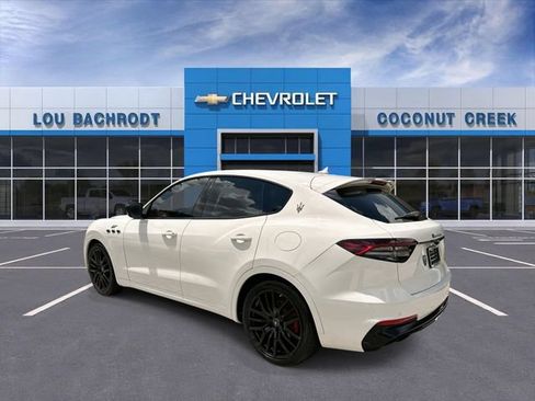 Used 2022 Maserati Levante GT AWD/4WD image 6