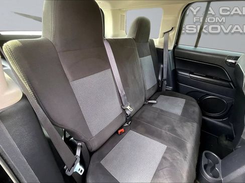 Used 2016 Jeep Patriot Latitude AWD/4WD image 25