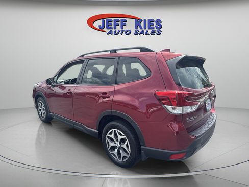 Used 2019 Subaru Forester Premium w/ All-Weather Package AWD/4WD image 7