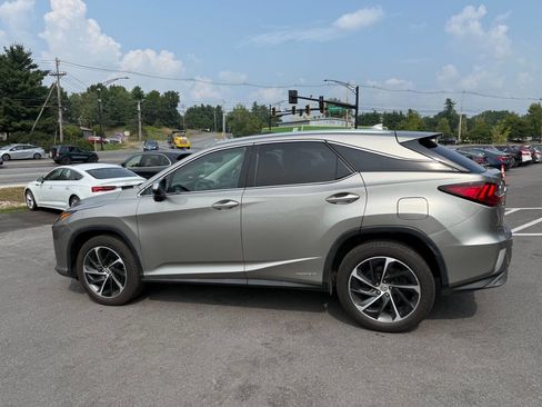Used 2017 Lexus RX 450h AWD image 9