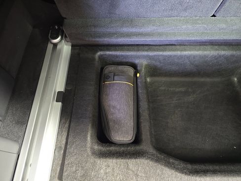 Used 2024 Rivian R1S Adventure image 34