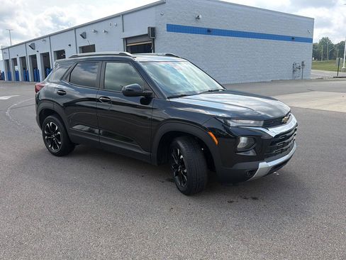 Used 2023 Chevrolet TrailBlazer LT w/ Convenience Package AWD/4WD image 9
