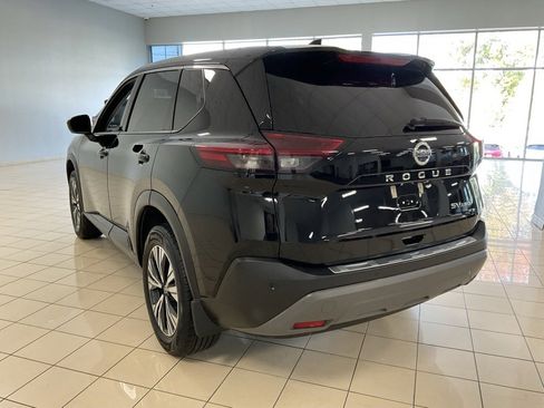 Used 2021 Nissan Rogue SV image 5