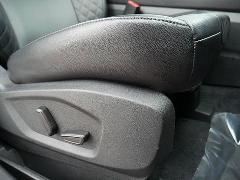 Used 2024 Ford Edge Titanium image 56