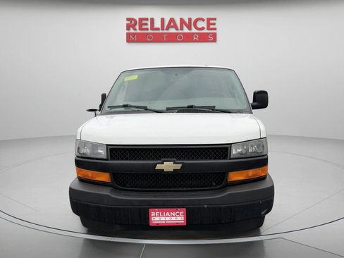 Used 2018 Chevrolet Express 3500 w/ Driver Convenience Package image 8