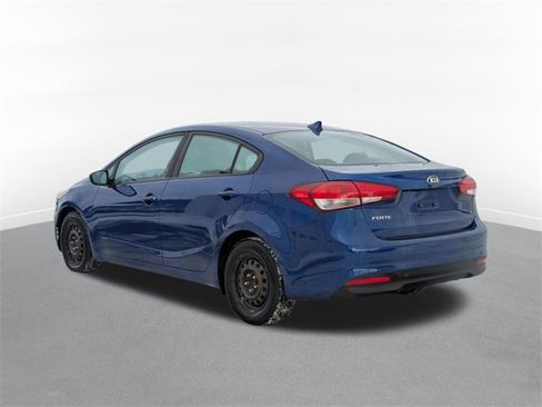 Used 2017 Kia Forte LX image 4