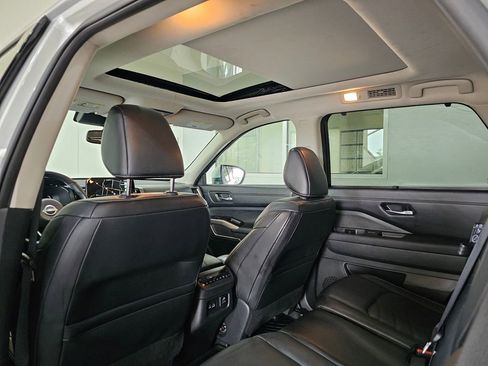 Used 2022 Nissan Pathfinder Platinum w/ Cargo Package image 26