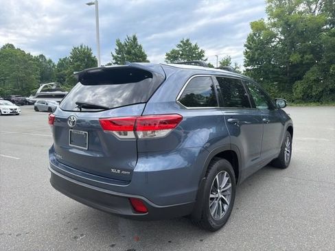 Used 2018 Toyota Highlander XLE AWD/4WD image 5
