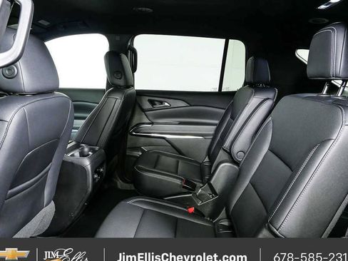 Certified 2025 Chevrolet Traverse LT AWD/4WD image 16