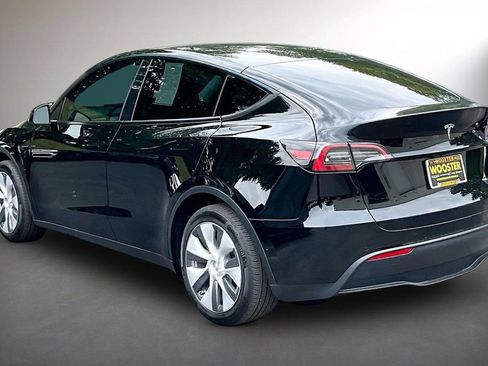 Used 2022 Tesla Model Y Long Range AWD/4WD image 4