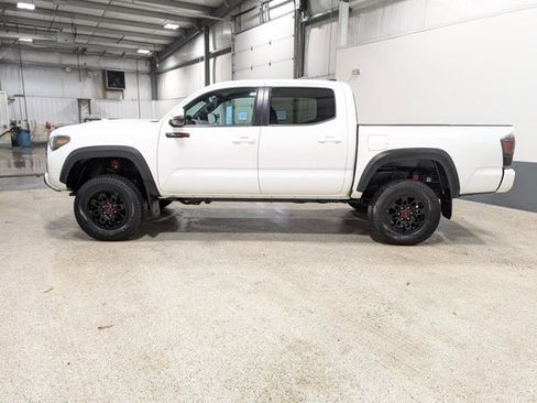 Used 2018 Toyota Tacoma TRD Pro AWD/4WD image 6