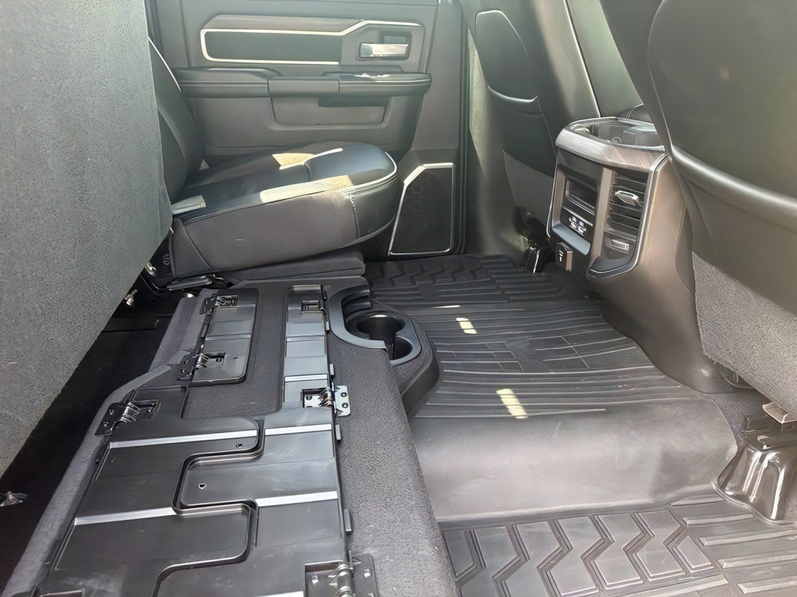 Used 2026 RAM 2500 Laramie w/ Sport Appearance Package AWD/4WD image 13