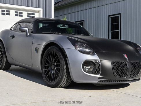 Used 2009 Pontiac Solstice GXP w/ Premium Package RWD image 17