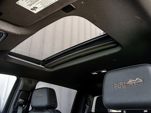 Used 2024 Chevrolet Silverado 1500 High Country w/ High Country Premium Package AWD/4WD image 28