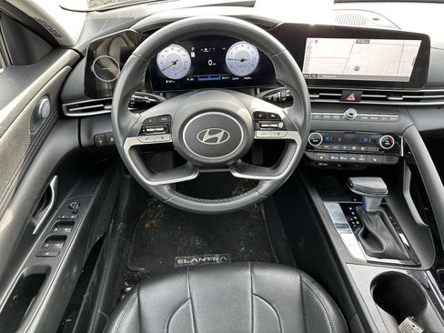 Certified 2024 Hyundai Elantra Limited image 12