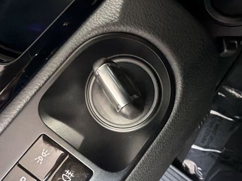 Used 2019 Porsche Cayenne AWD/4WD image 21
