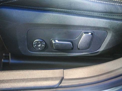 Used 2025 BMW 330i xDrive Sedan image 17