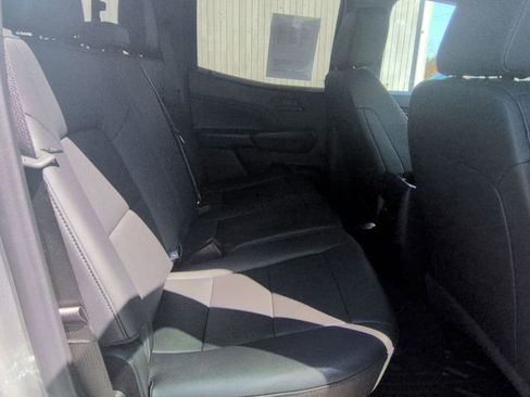 Used 2025 Chevrolet Colorado Trail Boss image 33