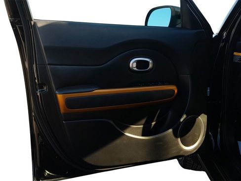 Used 2016 Kia Soul ! w/ Umber Package 1 image 15