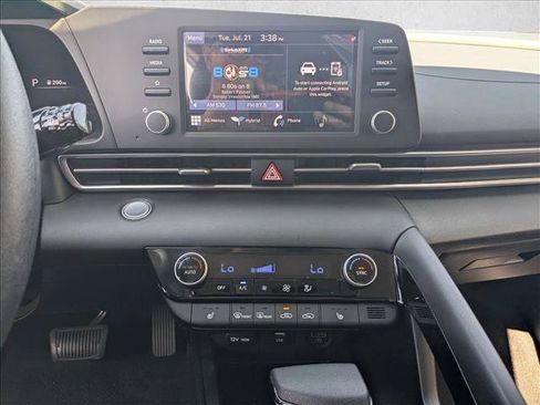 Used 2023 Hyundai Elantra Blue FWD image 14