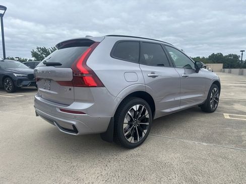 New 2026 Volvo XC60 B5 Plus w/ Climate Package image 7