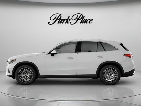 Used 2026 Mercedes-Benz GLC 300 image 9