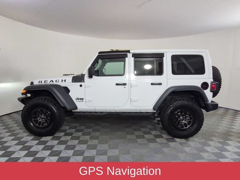 Used 2022 Jeep Wrangler Unlimited Sport w/ Xtreme Recon 35" Tire Package AWD/4WD image 7