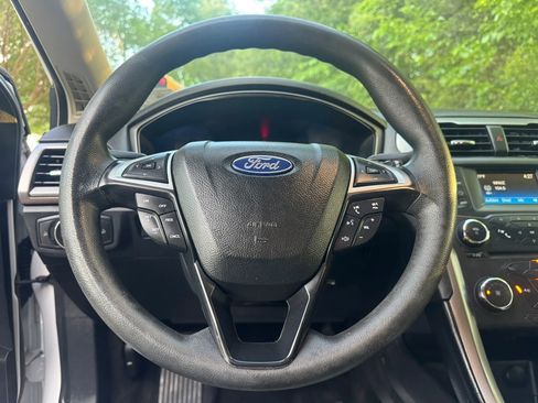 Used 2018 Ford Fusion S FWD image 19
