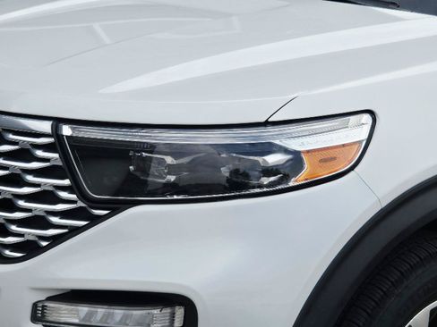 Used 2020 Ford Explorer Platinum w/ Premium Technology Package AWD/4WD image 9