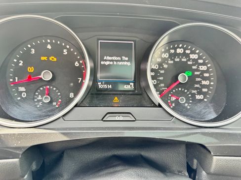 Used 2018 Volkswagen Tiguan SE w/ Panoramic Sunroof Package AWD/4WD image 15