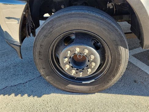 Used 2024 RAM 5500 Tradesman w/ Chrome Appearance Group image 8