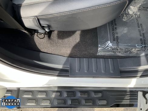 Used 2022 Ford F150 Lightning Lariat image 51