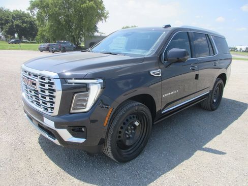 New 2026 GMC Yukon Denali w/ Denali Reserve Package AWD/4WD image 9
