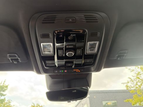Used 2026 Cadillac Escalade V AWD/4WD image 28