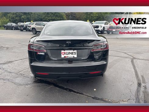Used 2022 Tesla Model S Plaid image 6