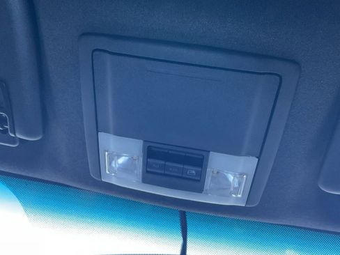 Used 2016 Ford F250 Platinum w/ FX4 Off-Road Package image 37