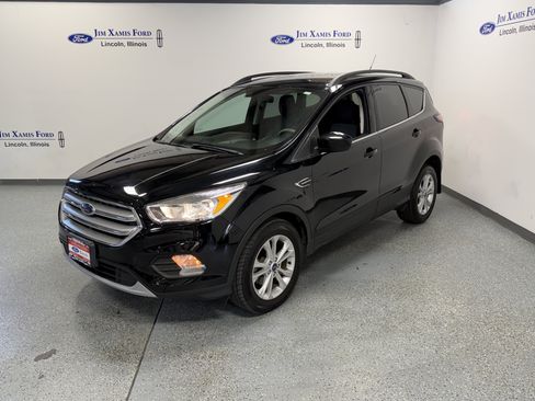 Used 2018 Ford Escape SE w/ SE SYNC Package FWD image 3