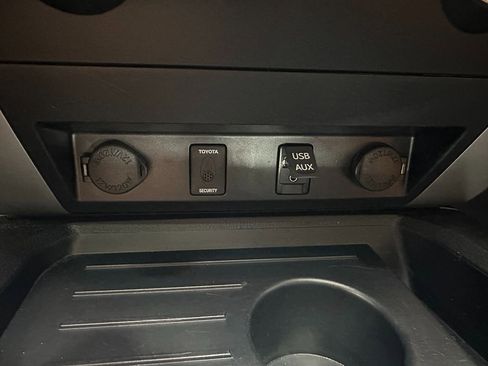 Used 2019 Toyota Tundra 1794 Edition AWD/4WD image 32