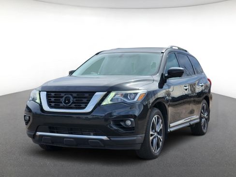 Used 2017 Nissan Pathfinder Platinum w/ Family Entertainment Package image 2