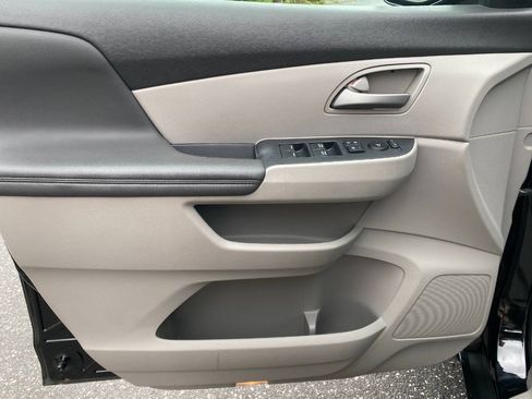 Used 2011 Honda Odyssey EX image 11
