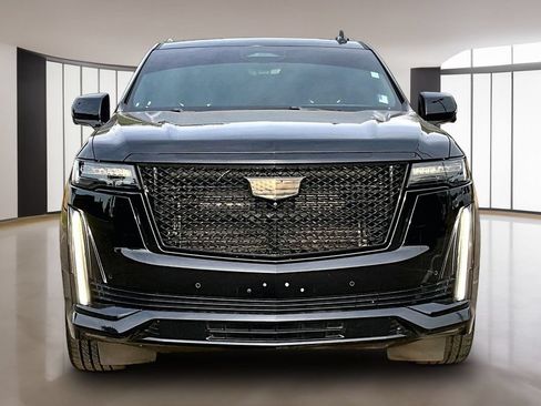 Used 2021 Cadillac Escalade ESV Sport w/ Driver Assist Tech Package AWD/4WD image 3