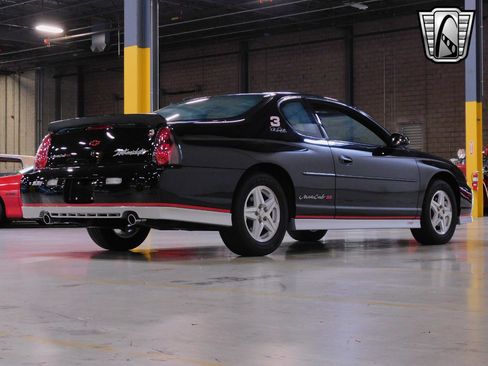 Used 2002 Chevrolet Monte Carlo SS w/ Pace Car Replica Pkg image 12