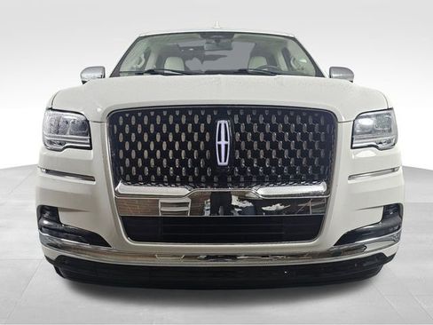 Used 2022 Lincoln Navigator Black Label image 2