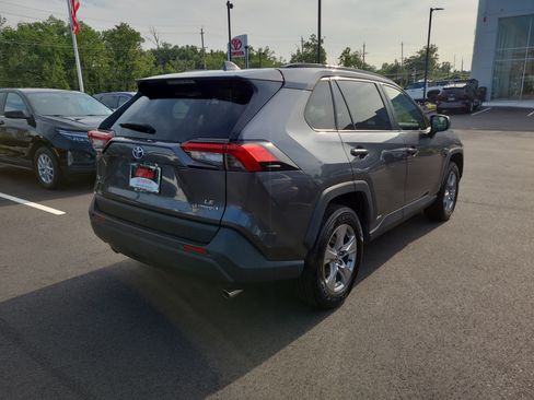 Certified 2022 Toyota RAV4 LE AWD/4WD image 7