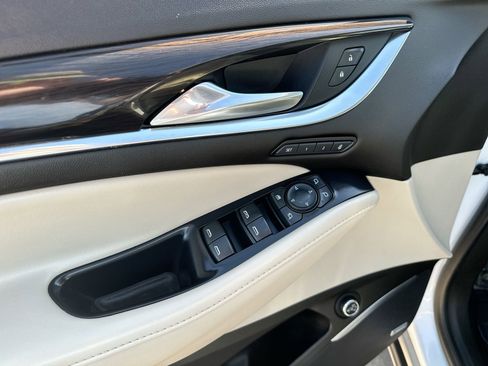 Used 2021 Buick Enclave Premium w/ Sun and Sites Package image 13