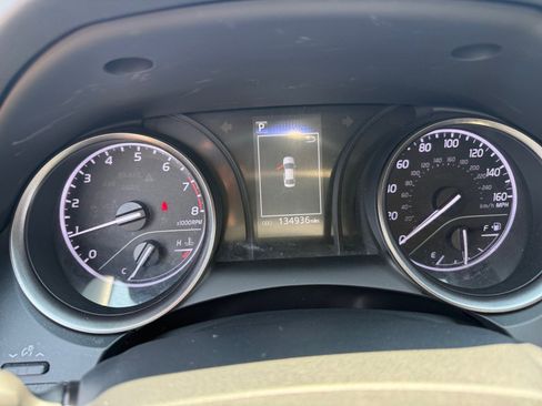 Used 2023 Toyota Camry SE FWD image 10