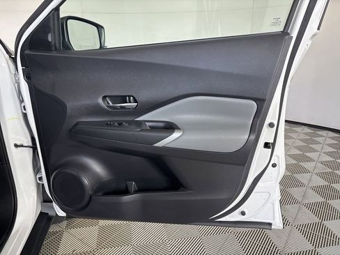 Used 2023 Nissan Kicks SR w/ SR Premium Package image 24