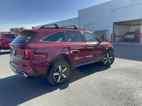 Used 2021 Kia Sorento EX AWD/4WD image 2