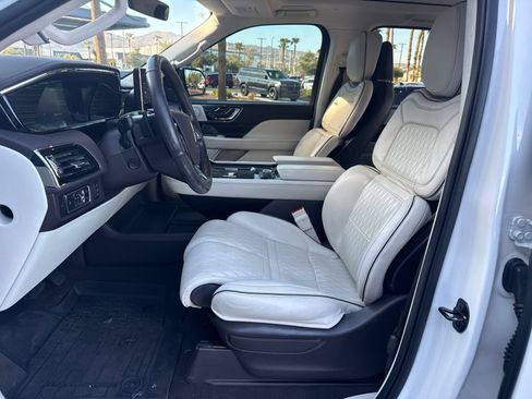 Used 2023 Lincoln Navigator Black Label AWD/4WD image 10